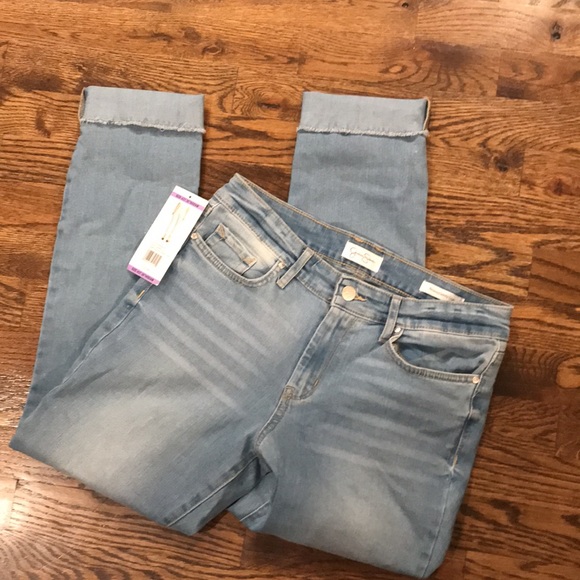 Jessica Simpson Relaxed Skinny Crop Jeans - Picture 14 of 14